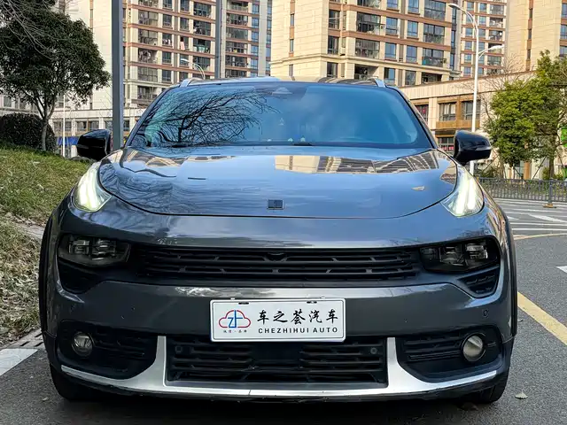 2019 Lynk & Co 02