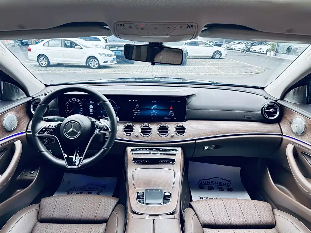Mercedes-Benz E-Class — миниатюра 5