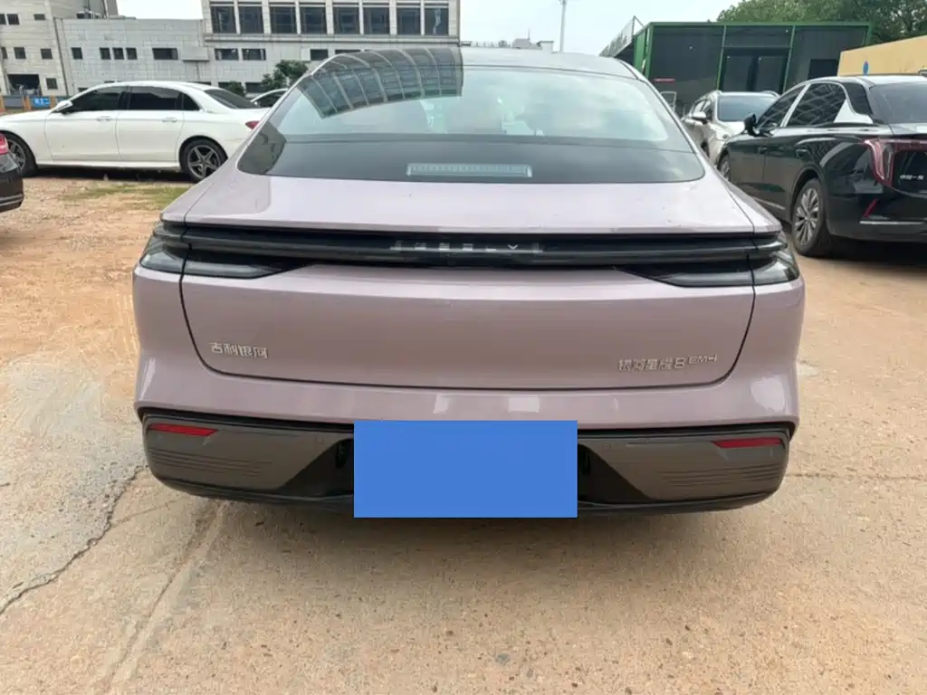 Geely Galaxy Galaxy 8 8 2025 60km EM-i
