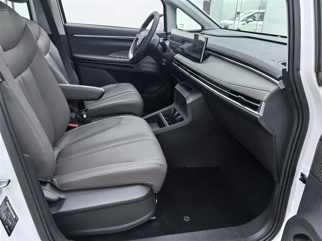 SAIC MAXUS EVERYONE 7