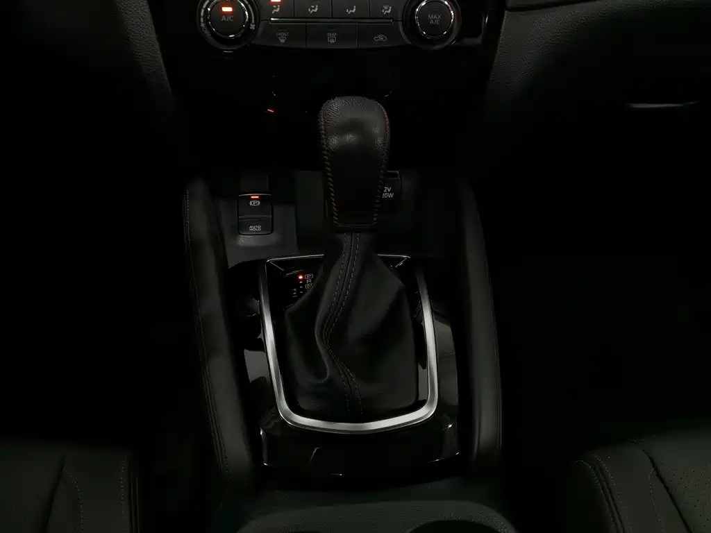 Nissan Qashqai — миниатюра 13
