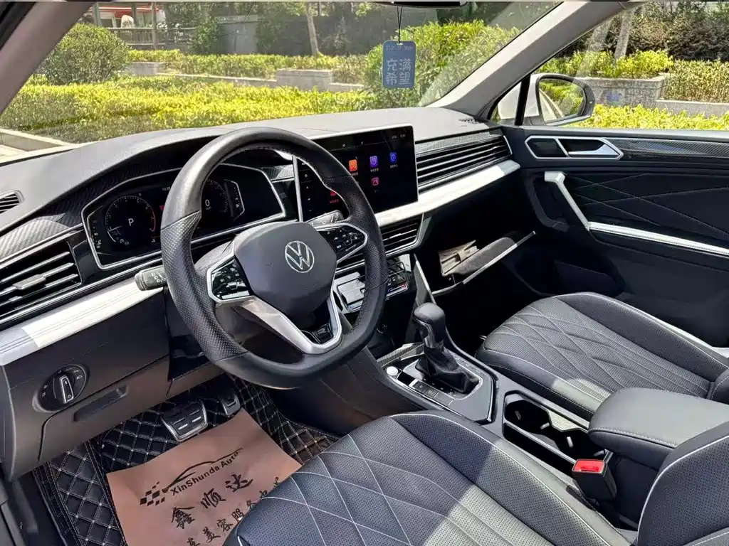 Volkswagen Tiguan L — миниатюра 6