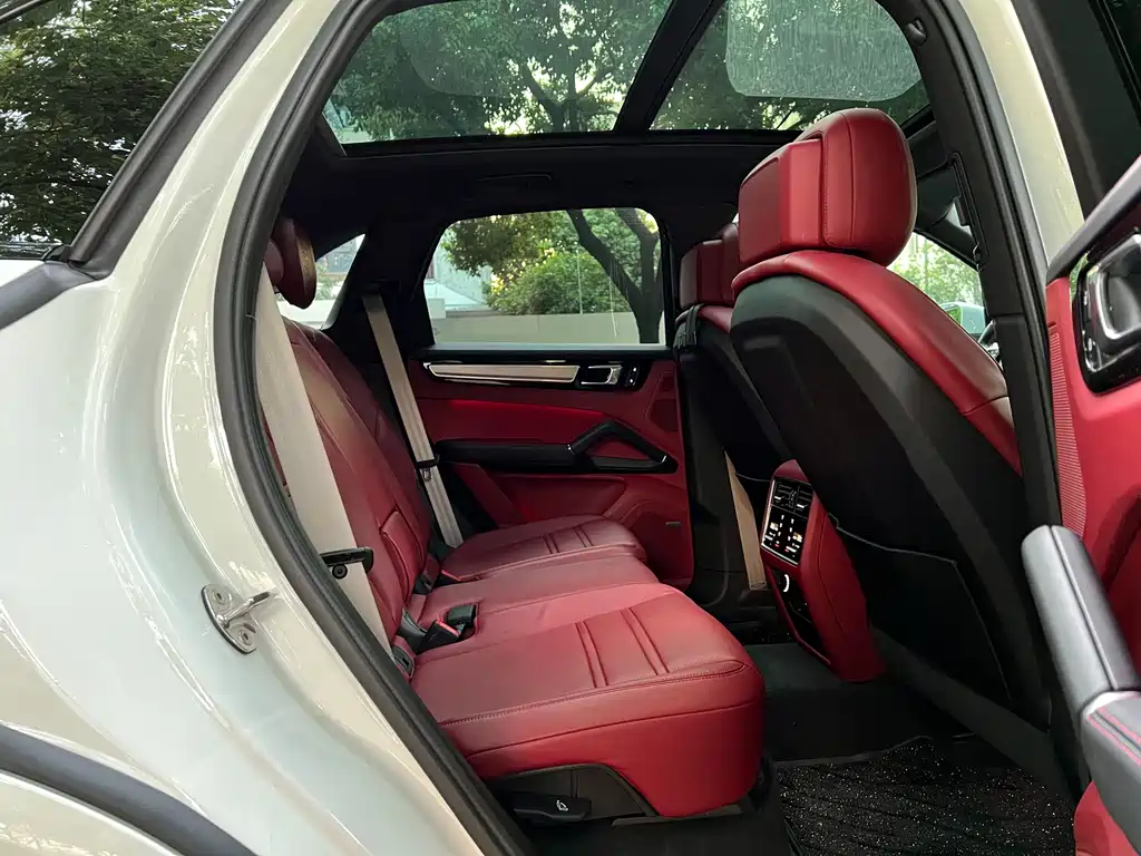 Porsche Cayenne — миниатюра 10