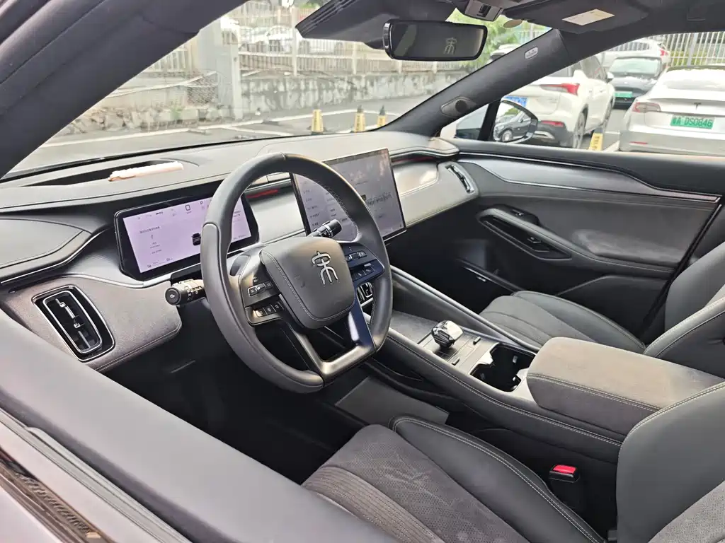 BYD L EV — миниатюра 8