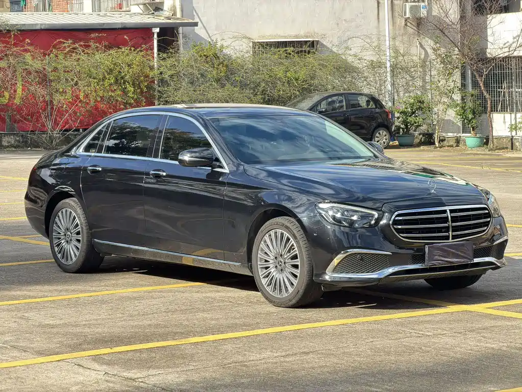 Mercedes-Benz E-Class — миниатюра 3