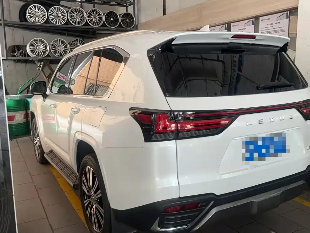 Lexus LX — миниатюра 2