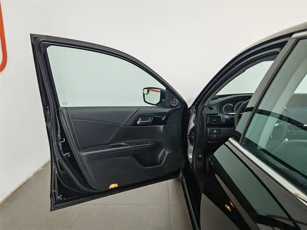 Honda Accord 2016 2.0L Elite