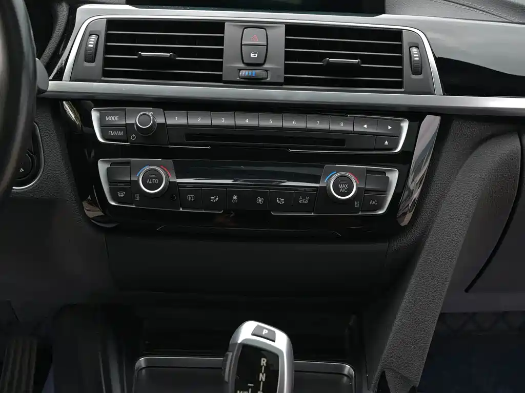 BMW 3 Series GT 320i M Sport Package, фото 10