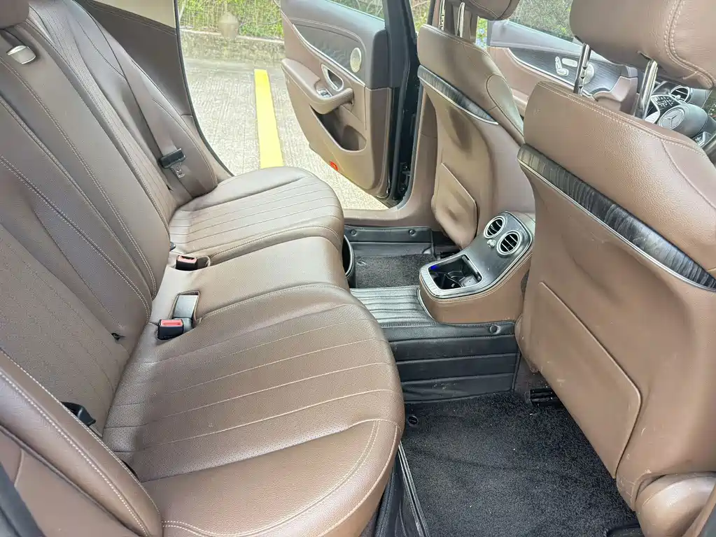 Mercedes-Benz E-Class — миниатюра 4