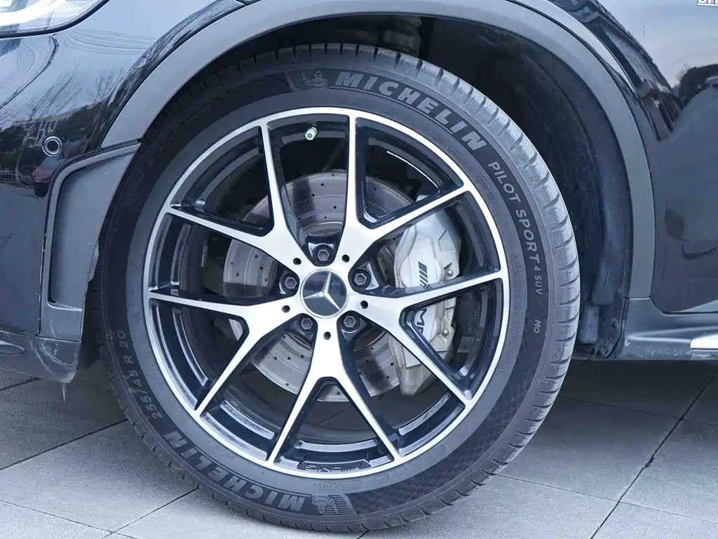 MERCEDES-BENZ GLC AMG