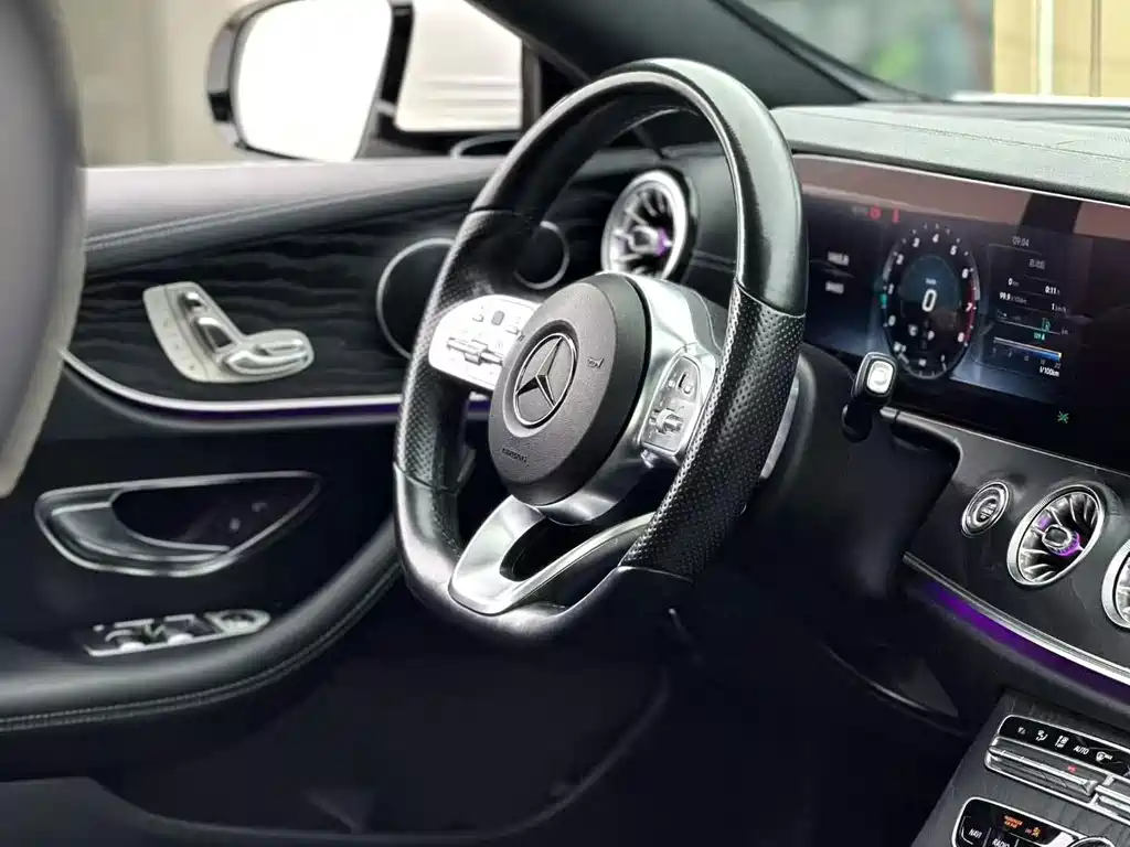 Mercedes-Benz E-Class (Import) — миниатюра 6