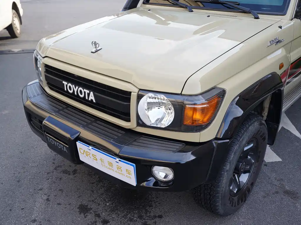 Toyota Land Cruiser LC76 2016 4.0L MT