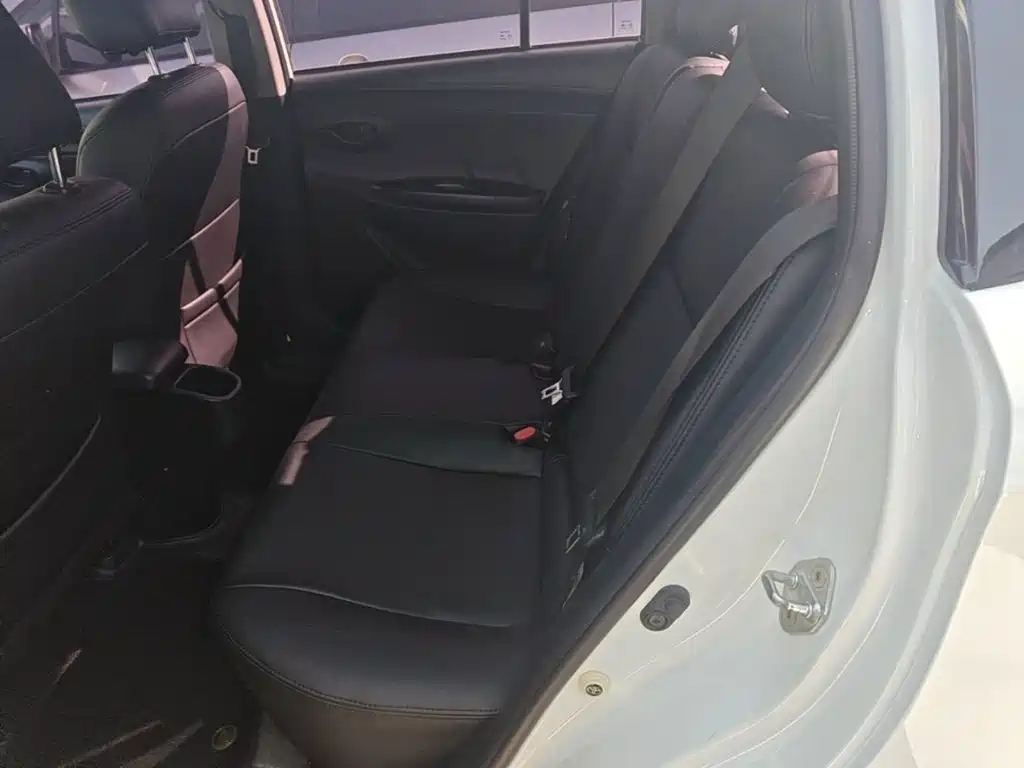 Toyota Yaris L — миниатюра 17