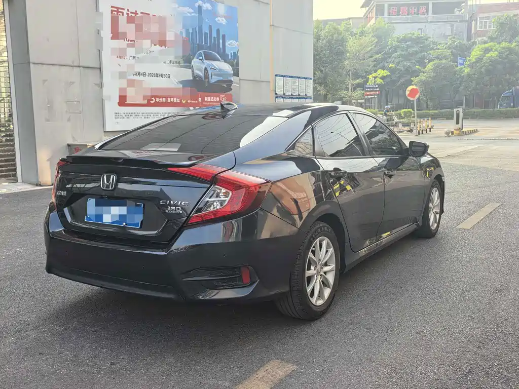 Honda Civic — миниатюра 4