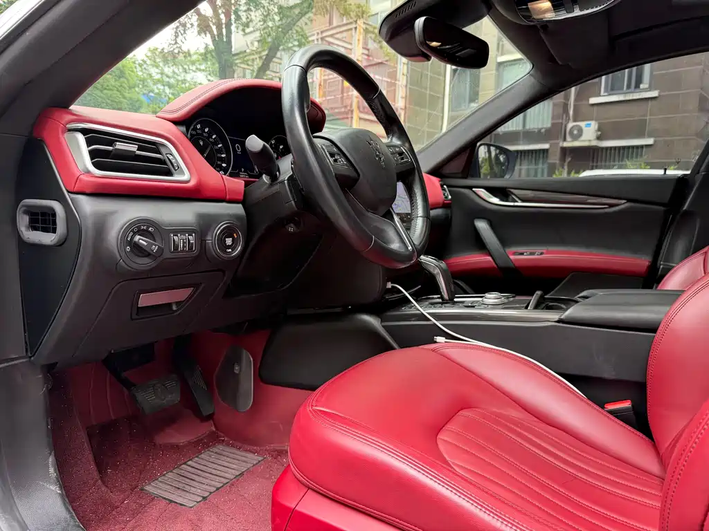 Maserati Ghibli — миниатюра 9