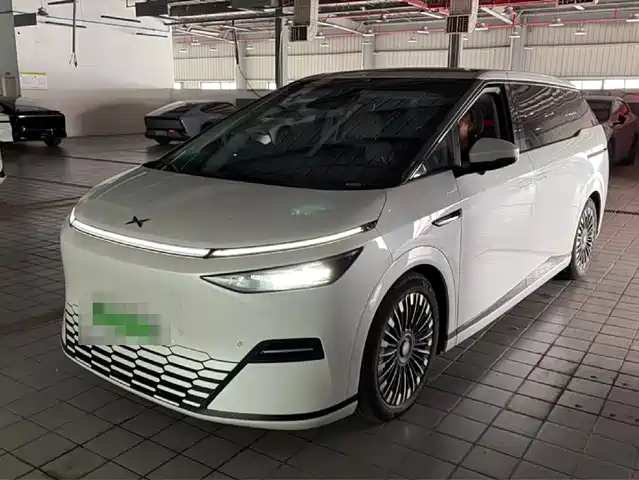 2024 Xpeng X9