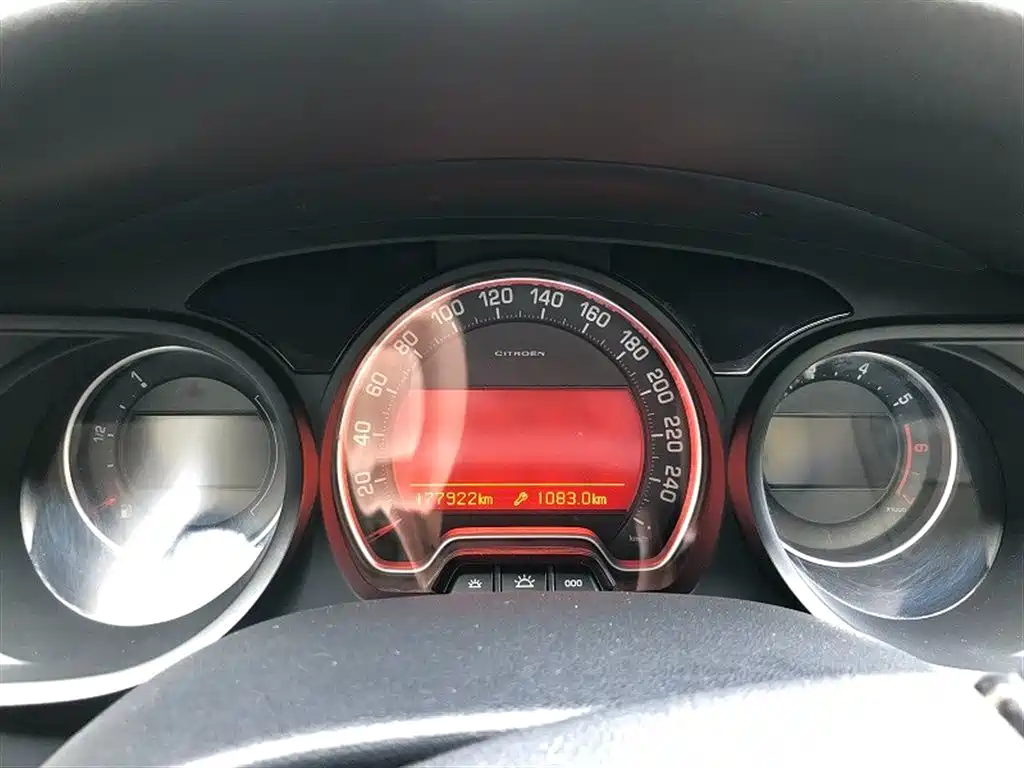 Citroen C5 2010 2.3L AT Luxury