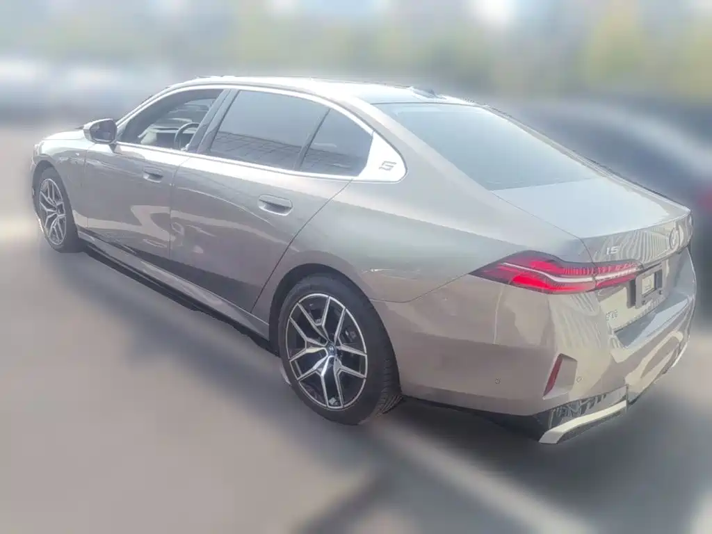 BMW i5 — миниатюра 7