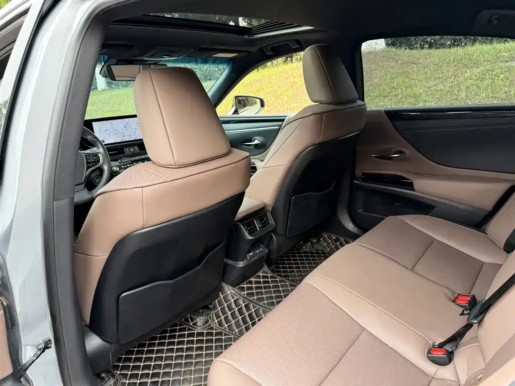 Lexus ES 2023 200