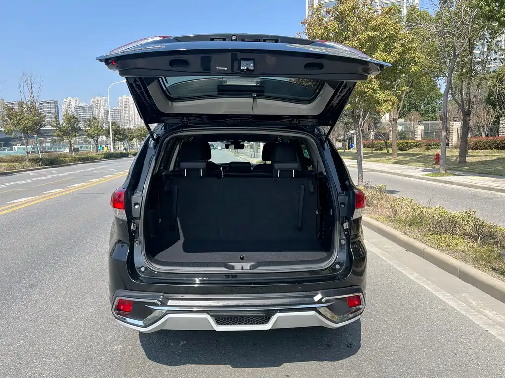 Toyota Highlander 2021 2.0T Luxury 7 мест