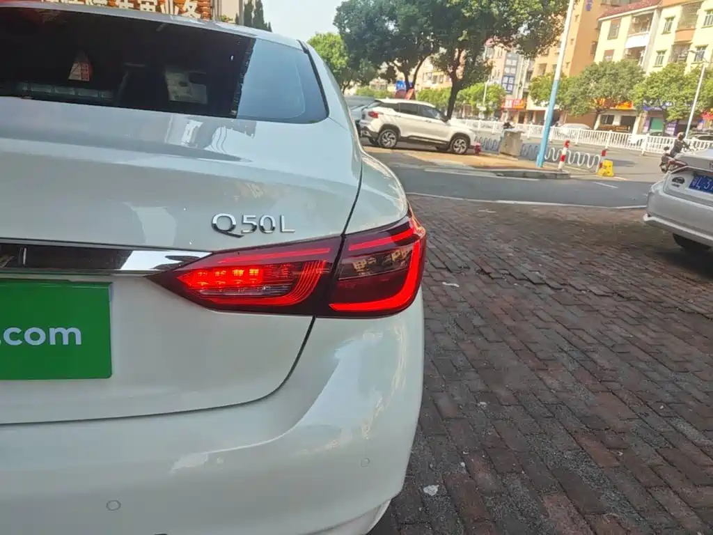 Infiniti Q50L — миниатюра 8