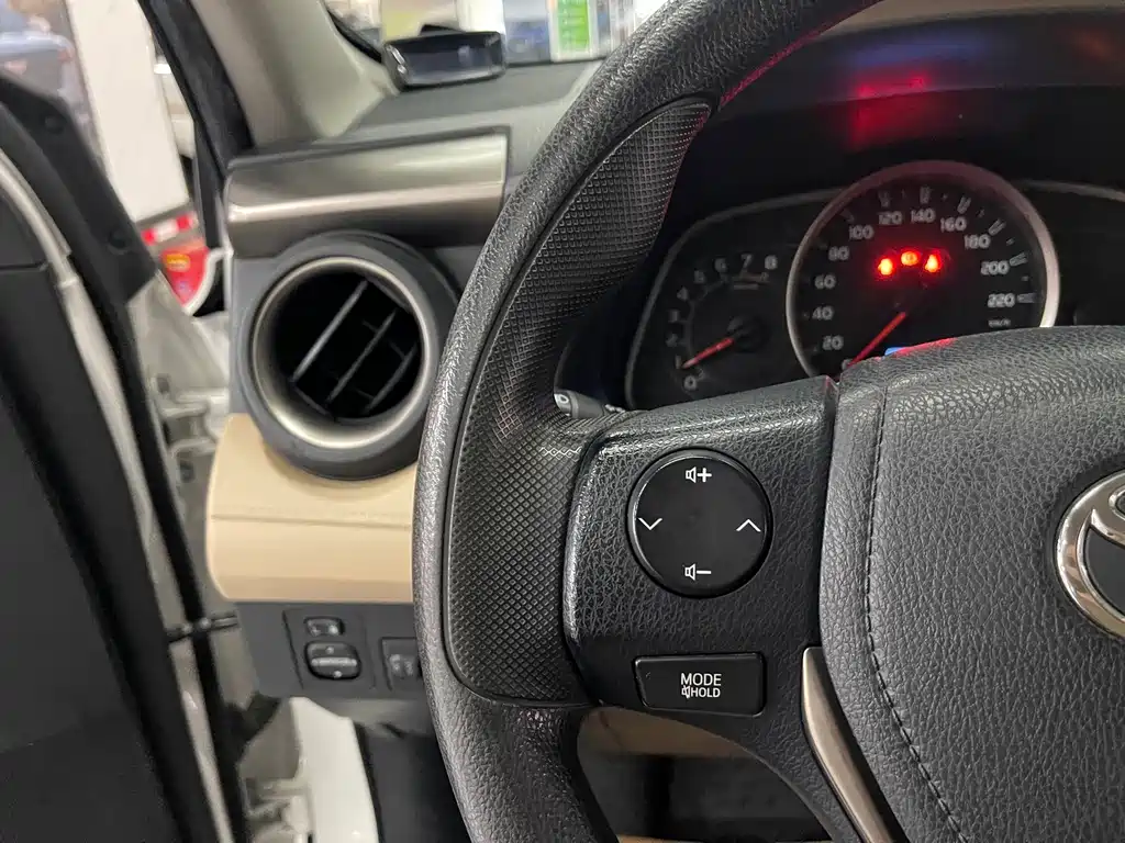 Toyota RAV4 — миниатюра 14