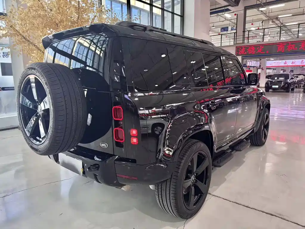 Land Rover Defender — миниатюра 6