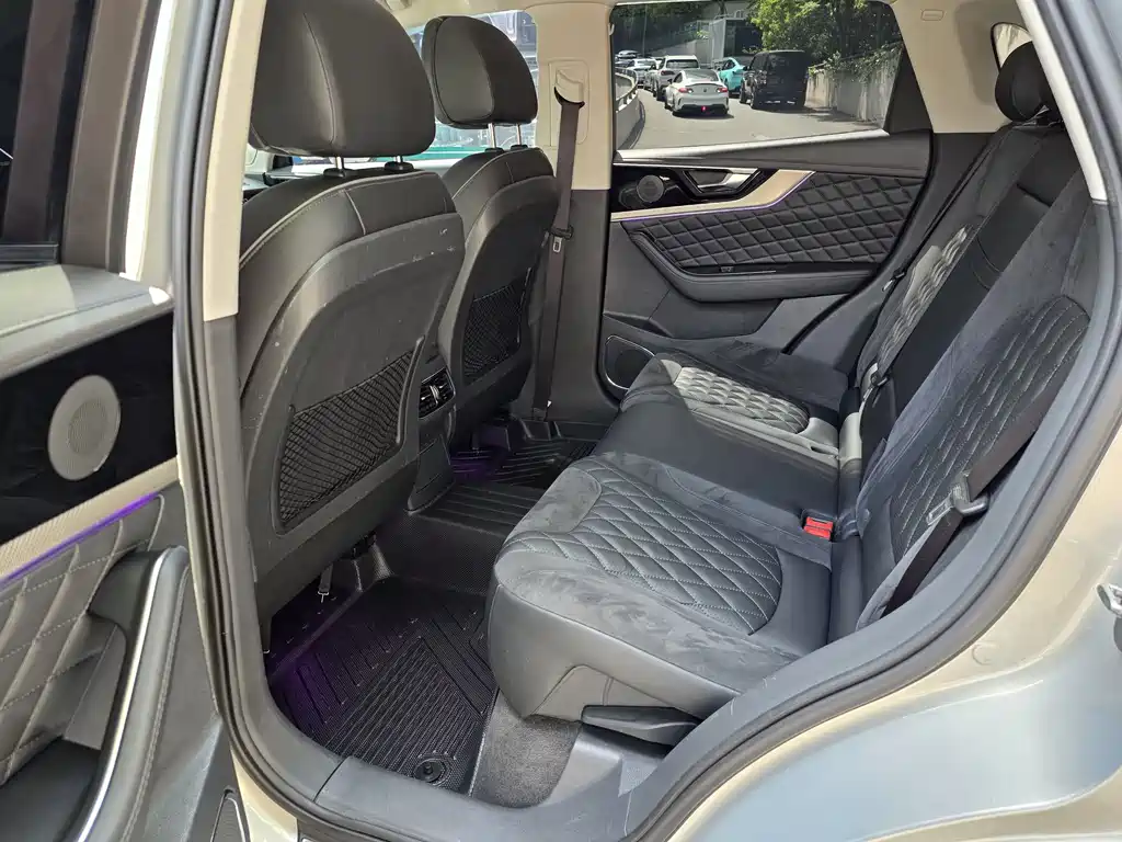 Hongqi HS5 2019 2.0T