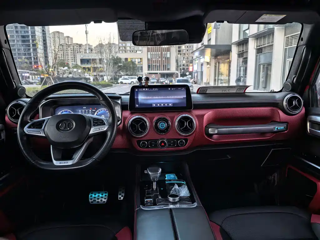 BAIC BJ40 2019 PLUS 2.3T AT Premium VI