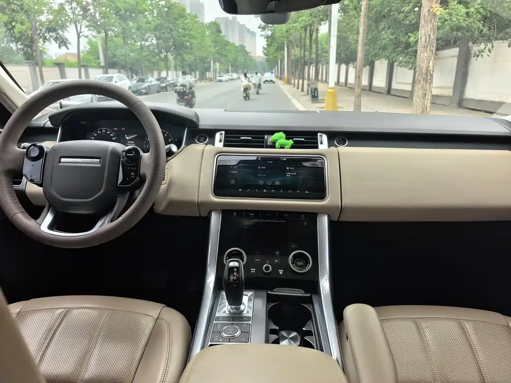 Land Rover Sport PHEV — миниатюра 4