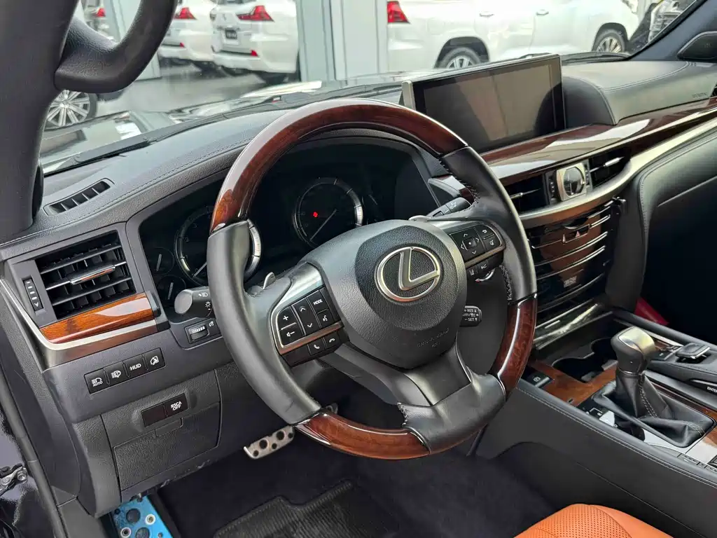 Lexus LX 2019 570