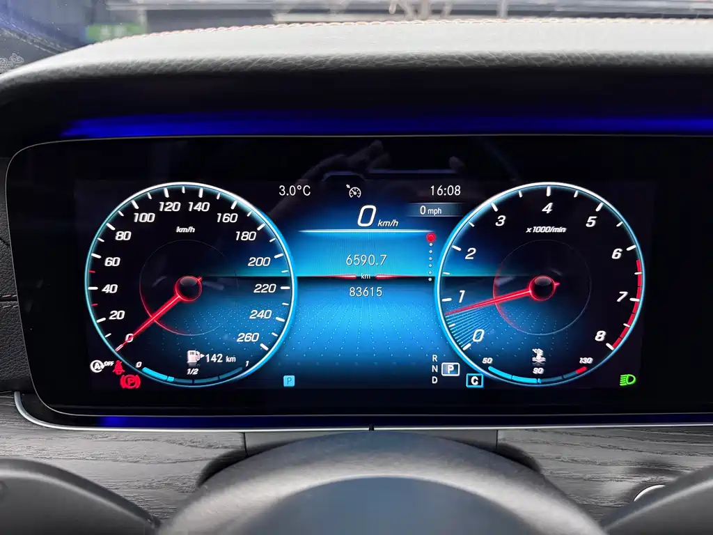 MERCEDES-BENZ E CLASS