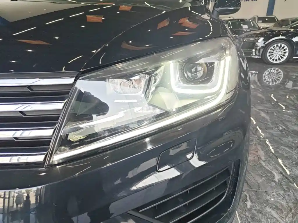 Volkswagen Touareg — миниатюра 24