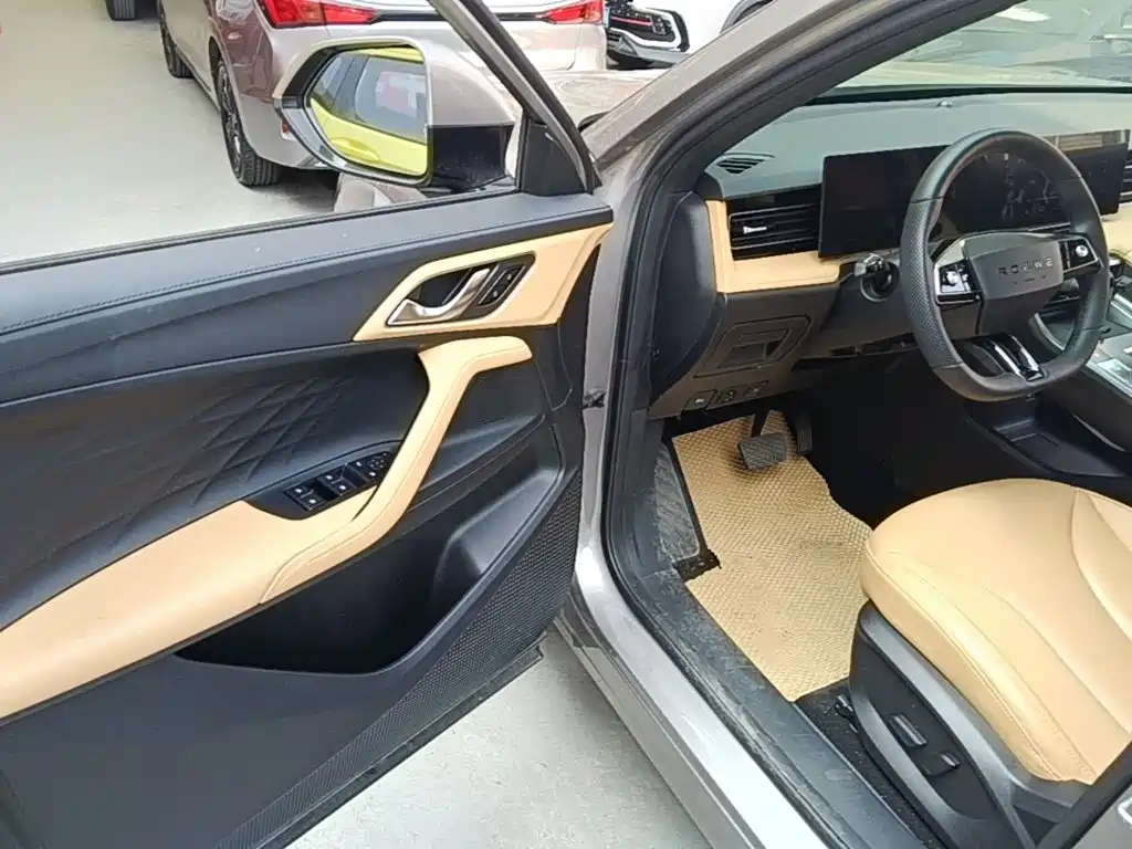 Roewe RX5 New Energy — миниатюра 16