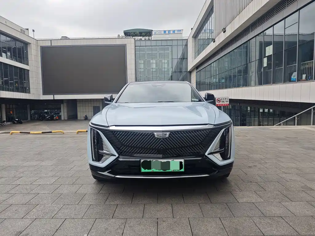Cadillac IQ 2024 Luxury