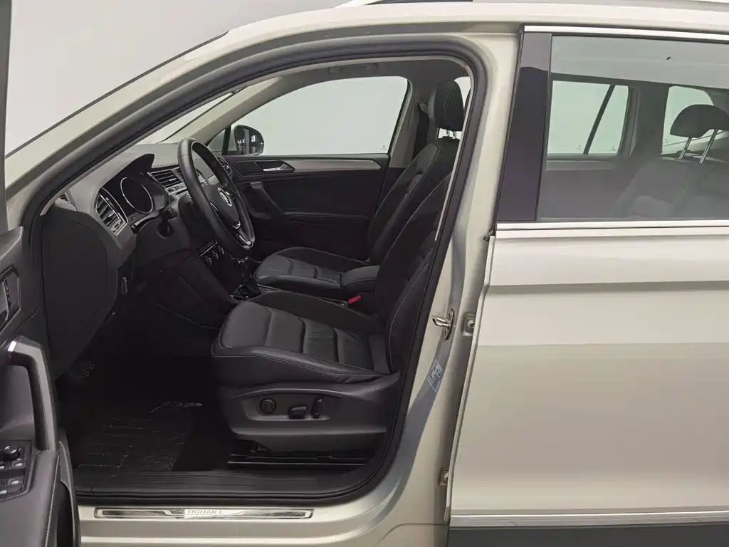 Volkswagen Tiguan L — миниатюра 10