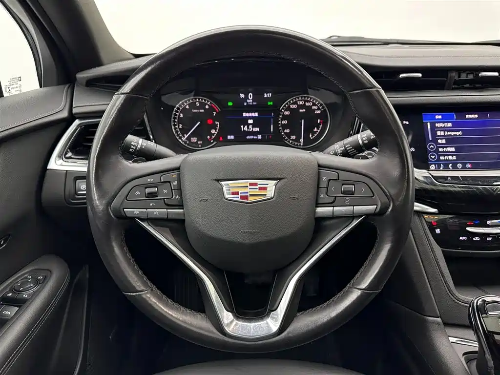 CADILLAC XT6