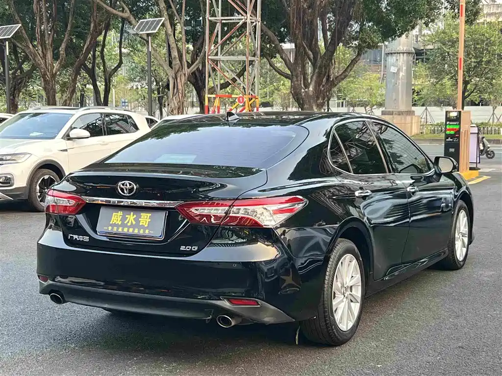 Toyota Camry — миниатюра 5