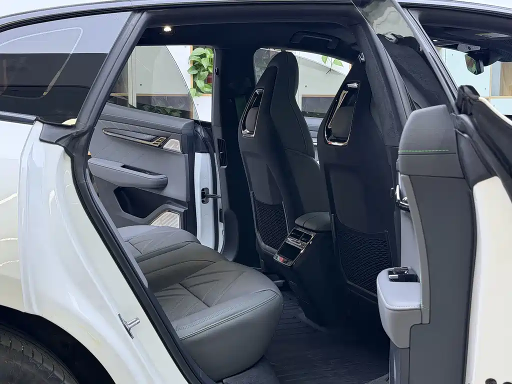 ZEEKR EXTREME KRYPTON 001