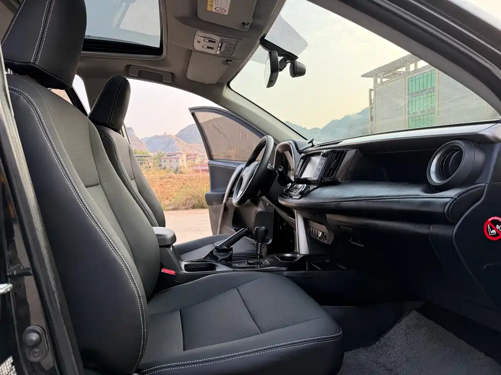 TOYOTA RAV4 RONGFANG