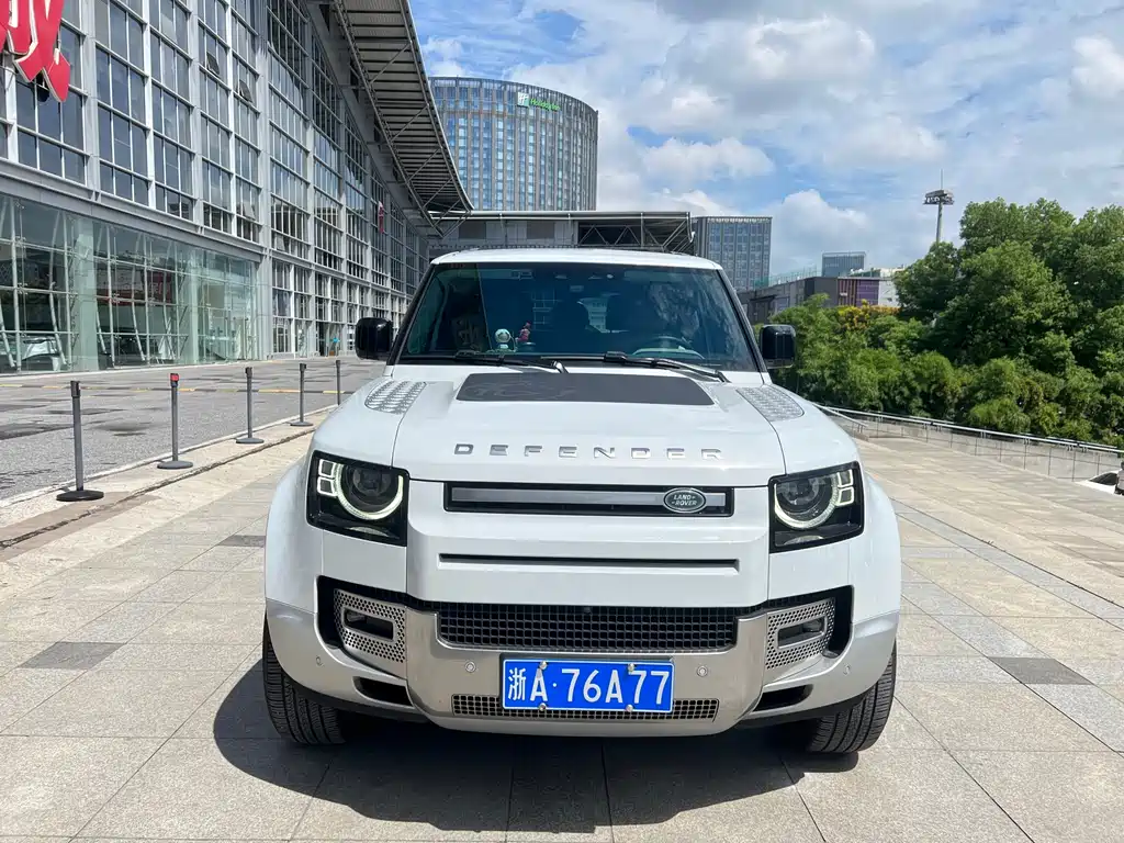 Land Rover Defender 2022