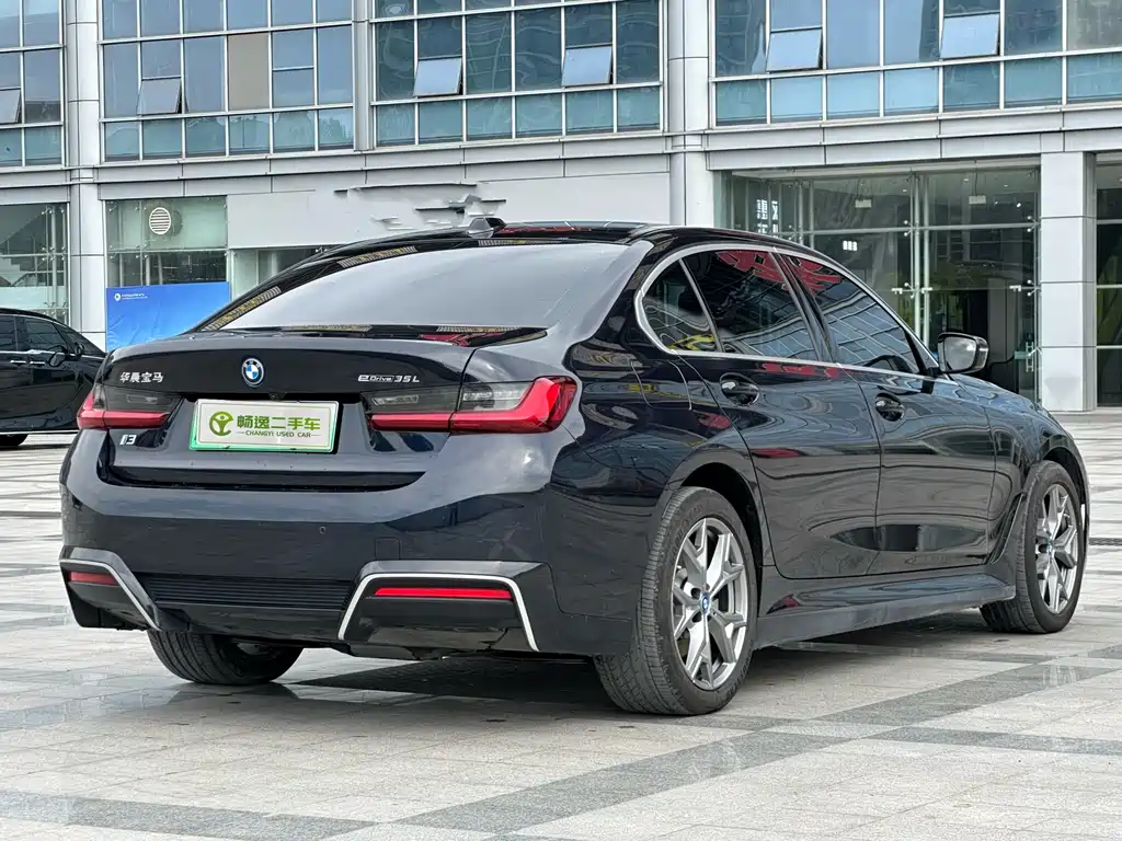 BMW i3 2024 eDrive 35 L