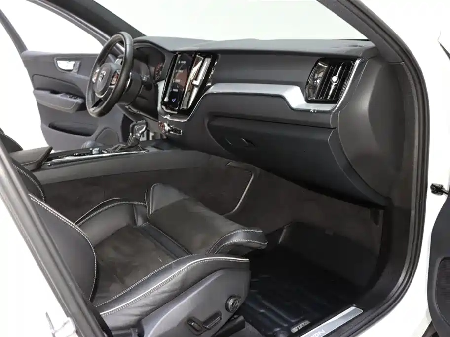 Volvo XC60 2019 T5 Sport VI