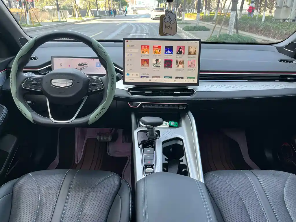 Geely Preface 2025 1.5TD