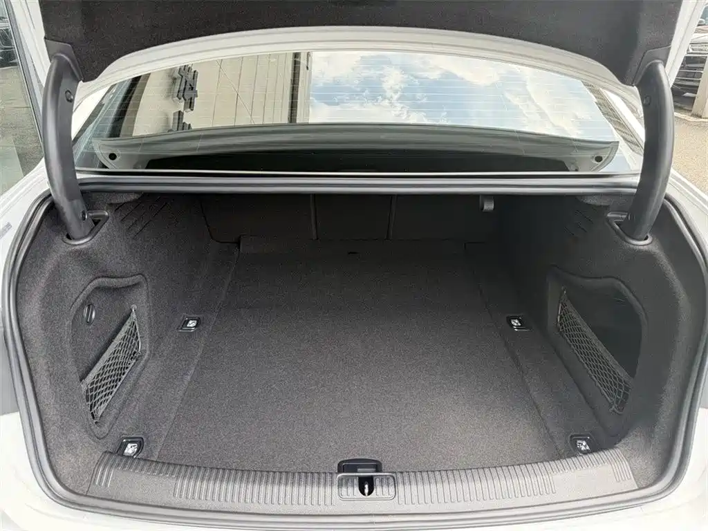 Audi A4L 2022 45 TFSI quattro
