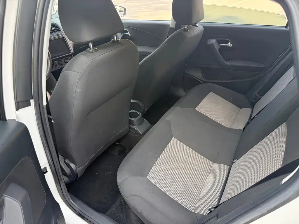 Volkswagen Polo 2018 1.5L AT