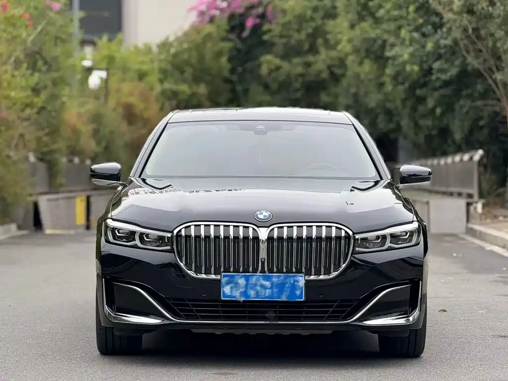 BMW 7 Series — миниатюра 2