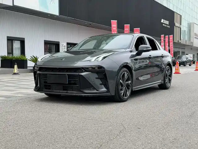2025 Lynk & Co 03
