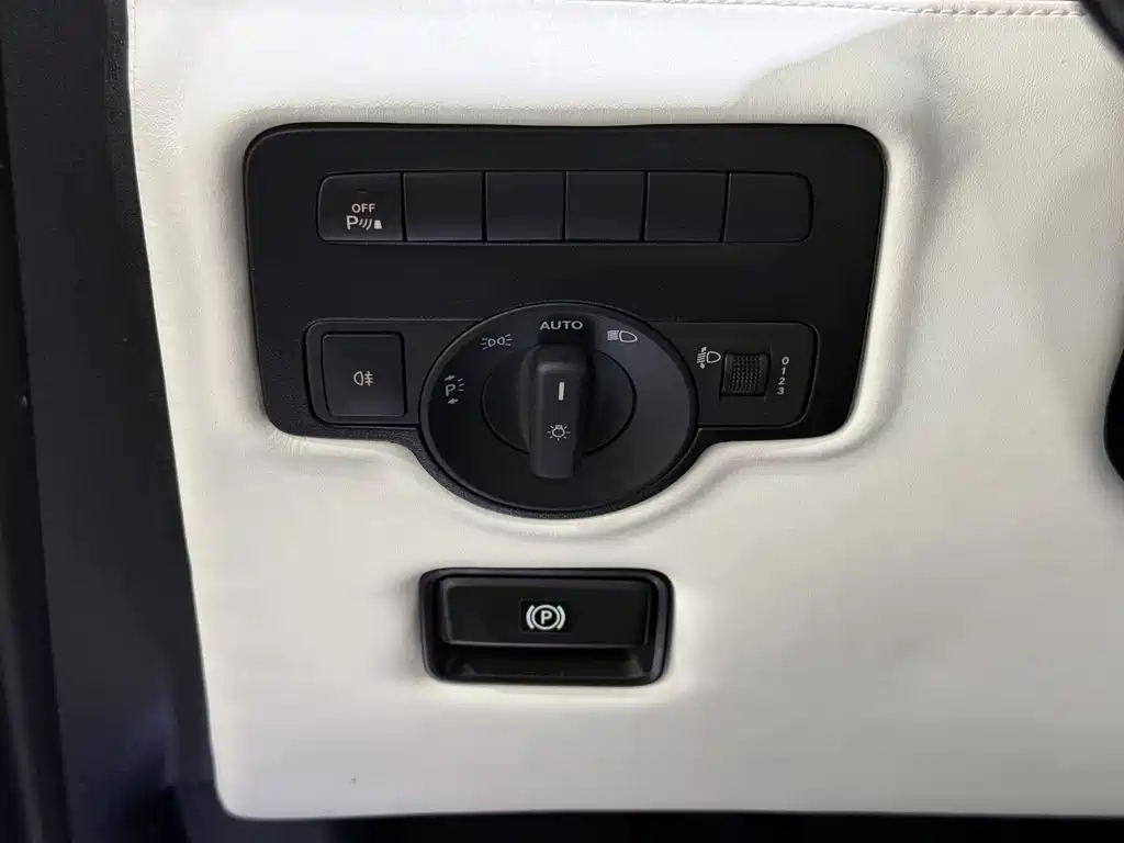 Mercedes-Benz Vito 2021 2.0T 7 мест