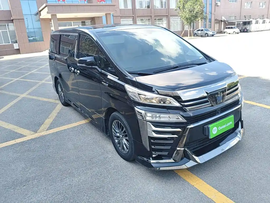 Toyota Vellfire 2023 2.5L HV Luxury